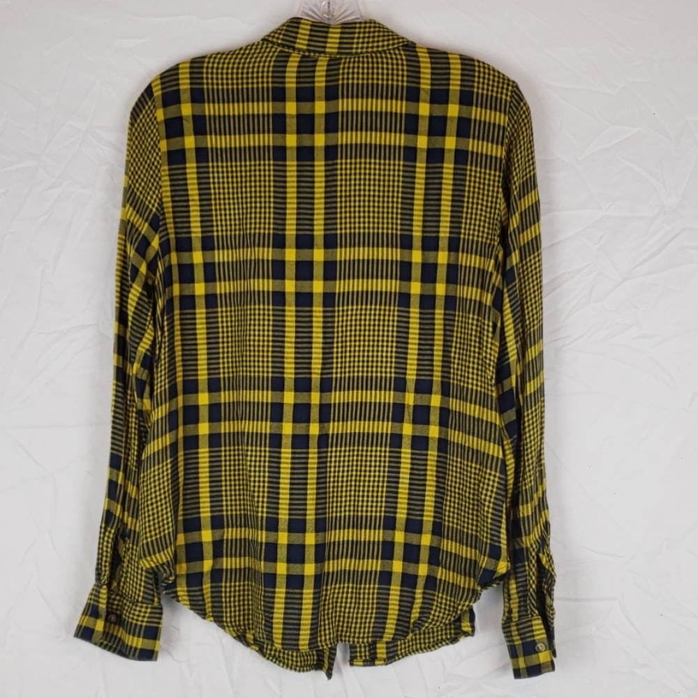 H&M Sequin Bird Plaid Button Down Shirt
🛍 - Picture 3 of 4